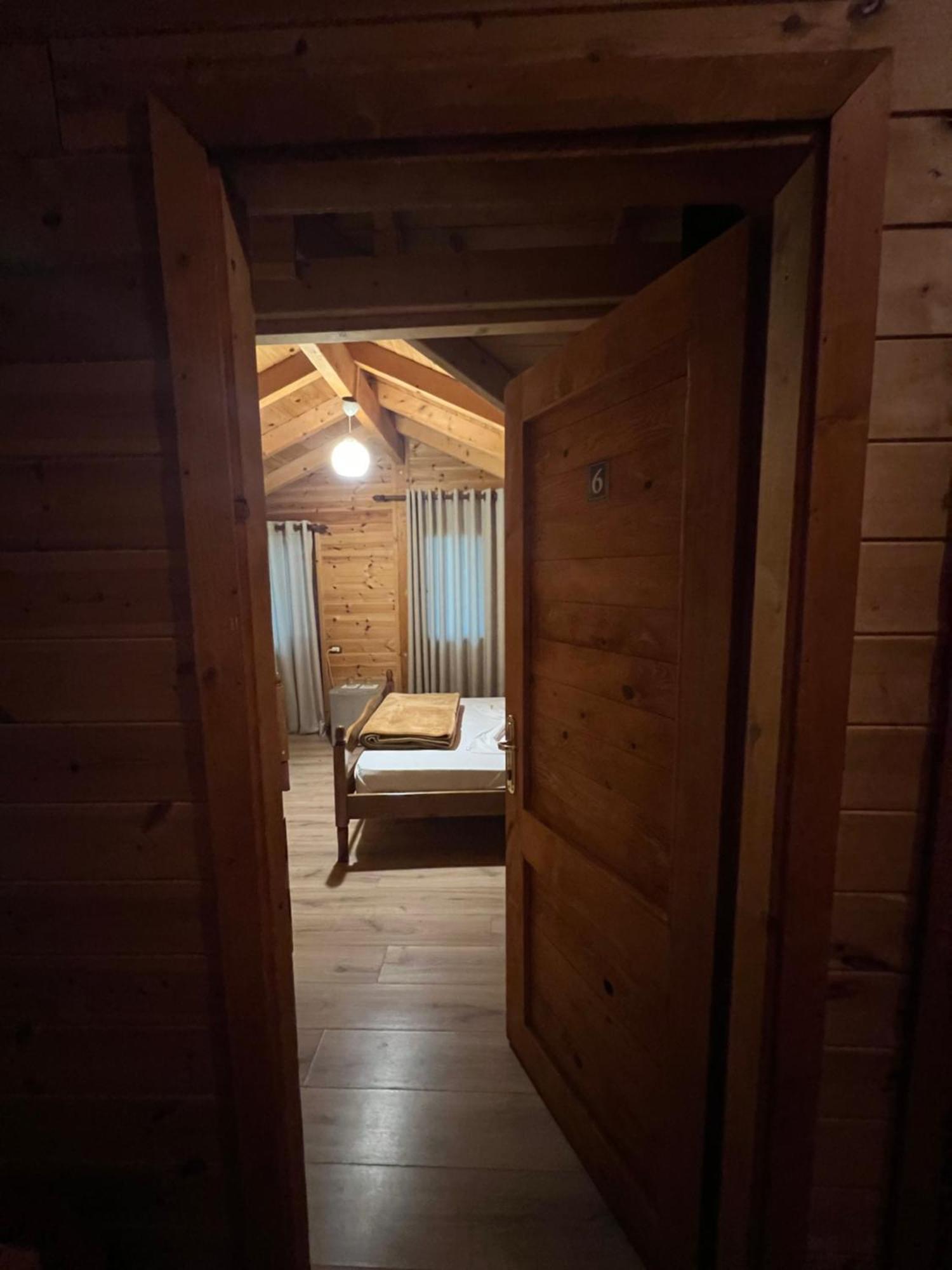 Vila Pepaj Razem Luaran gambar