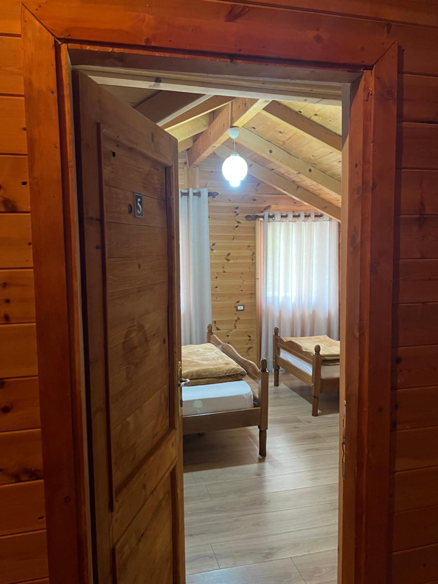 Vila Pepaj Razem Luaran gambar