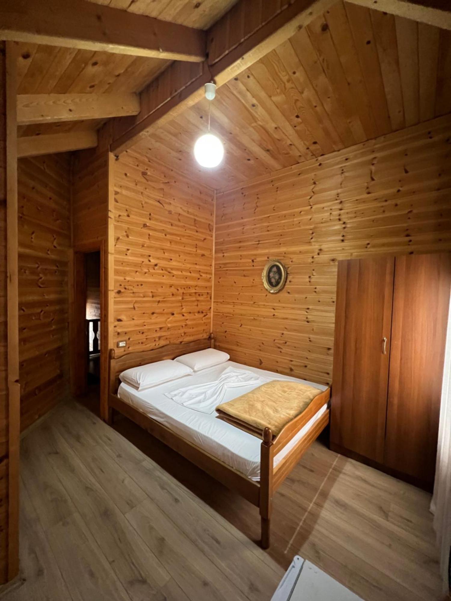 Vila Pepaj Razem Luaran gambar