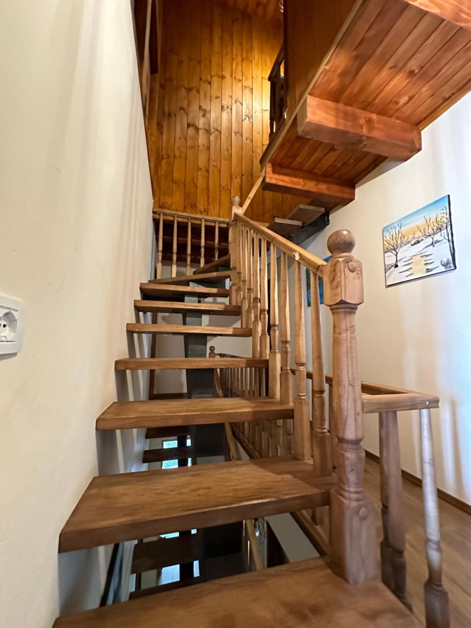 Vila Pepaj Razem Luaran gambar