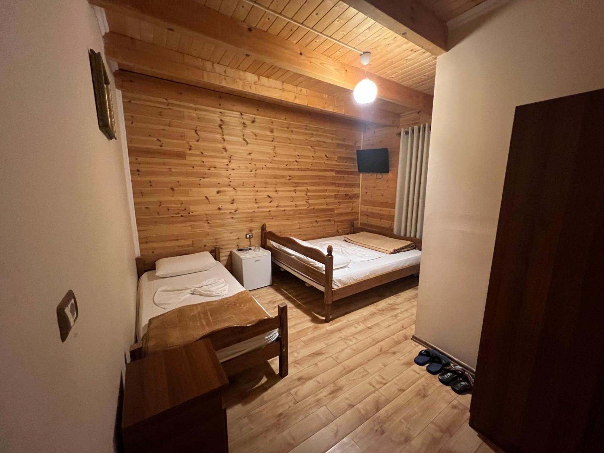 Vila Pepaj Razem Luaran gambar