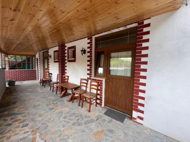 Vila Pepaj Razem Luaran gambar
