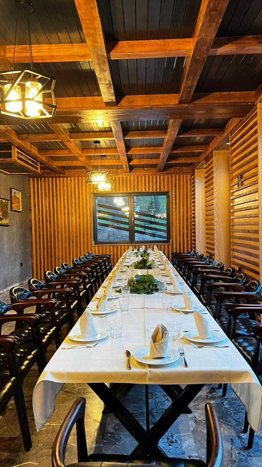 Vila Pepaj Razem Luaran gambar