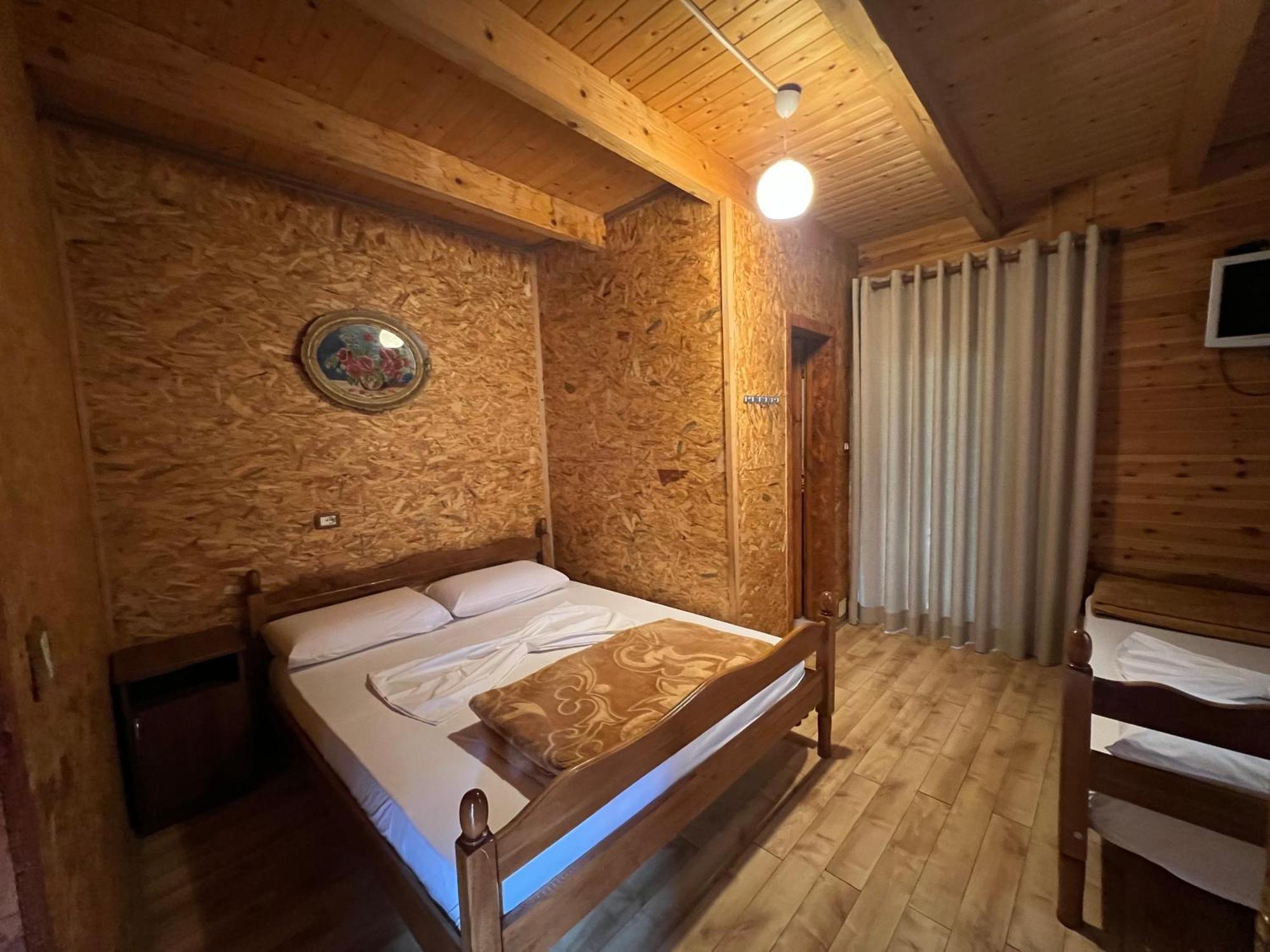 Vila Pepaj Razem Luaran gambar