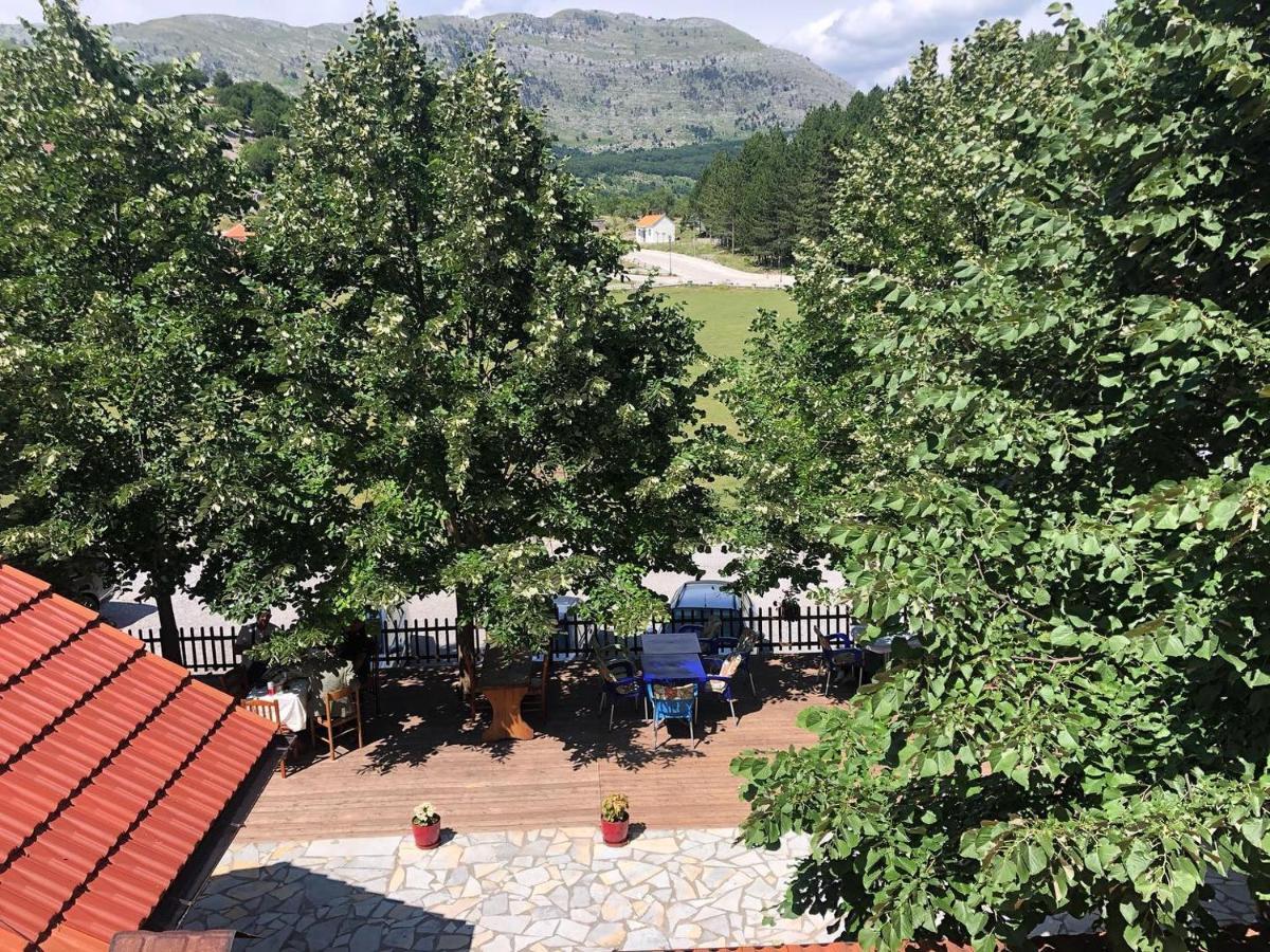 Vila Pepaj Razem Luaran gambar