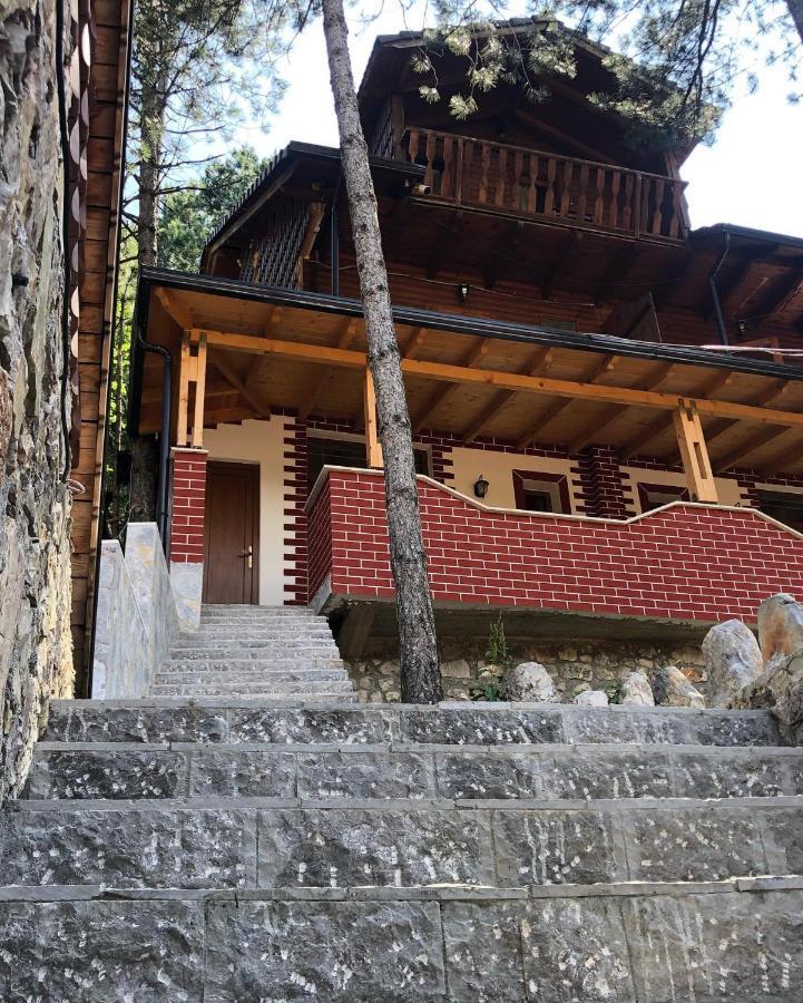 Vila Pepaj Razem Luaran gambar